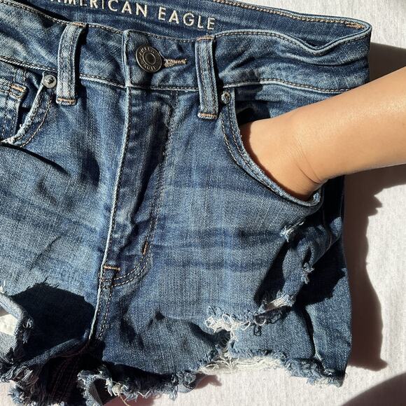 American Eagle Women Shorts 6 Blue Denim Cutoff Next Level Stretch 2” Inseam - Picture 9 of 10
